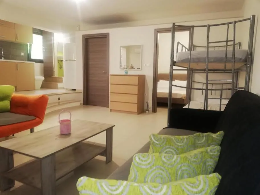 Villa Stratos A Паралия-Дионисиу Апартаменты
